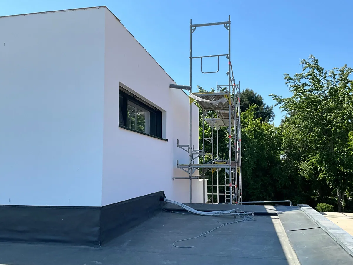 Frisch gestrichene Hausfassade