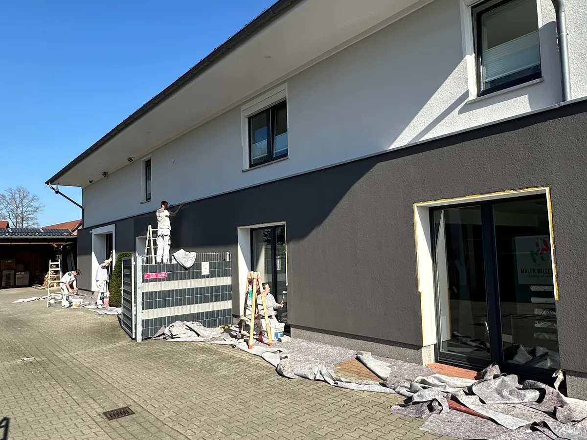Hausfassade wird gestrichen und saniert